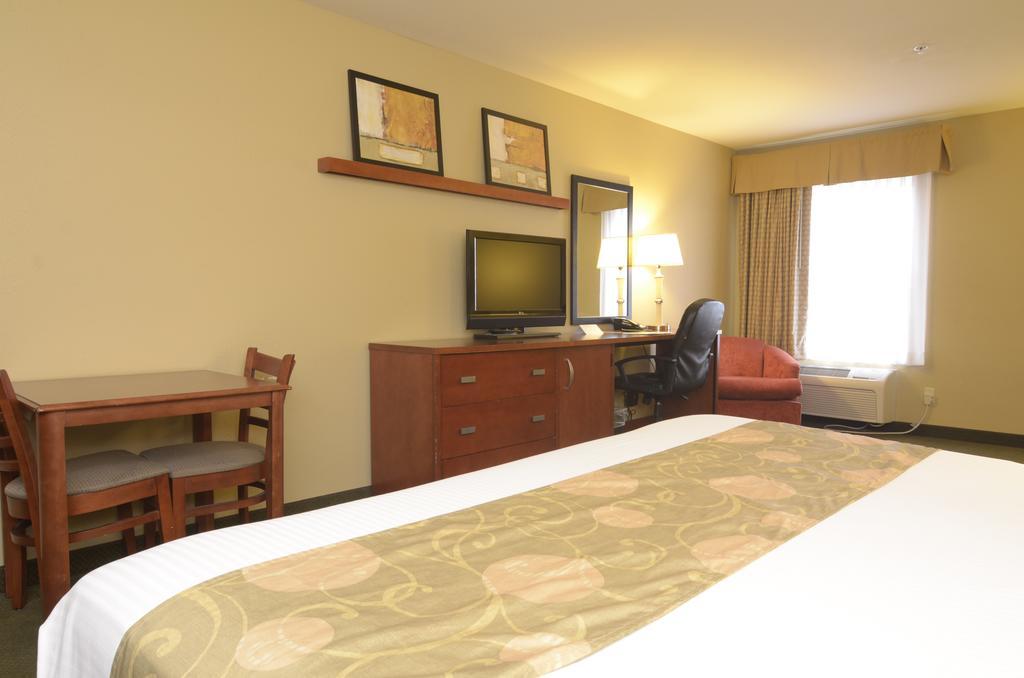 Big Splash Adventure Hotel And Indoor Water Park French Lick Exterior photo